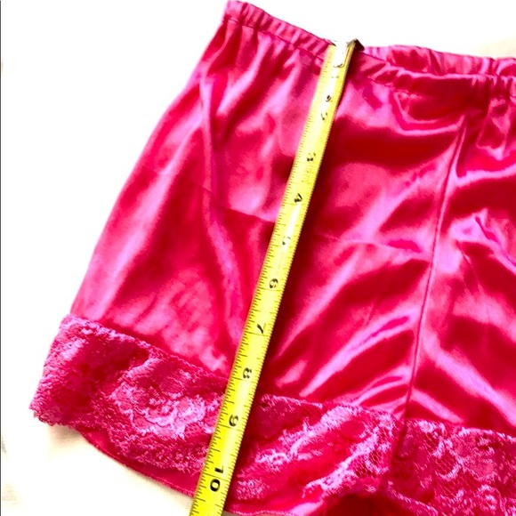 Chemise & Slips - Picture 6 of 7